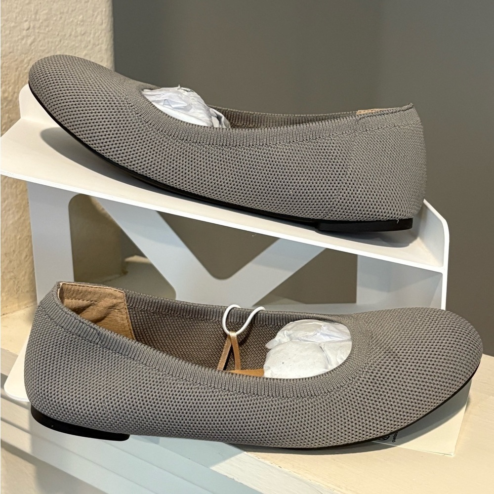 Amazon Essentials Women's Belice Ballet Flat - Gray Microfiber Size 5 (Tried On)